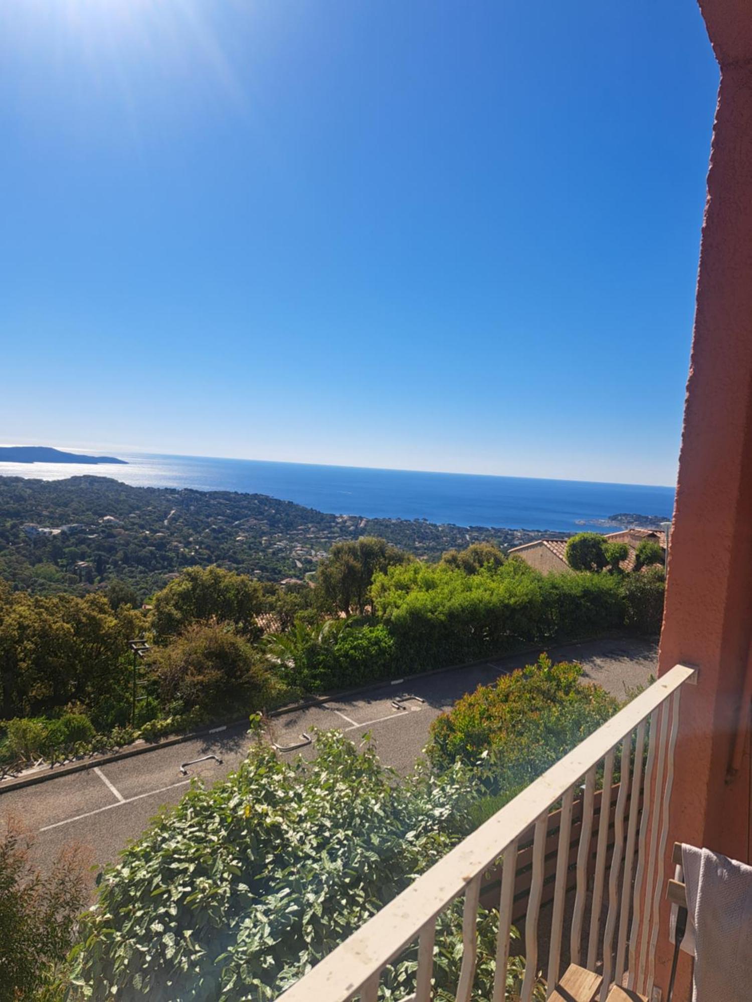 Location Vacance Vue Mer 4 A 6 Personnes Кавалере-сюр-Мер Екстериор снимка